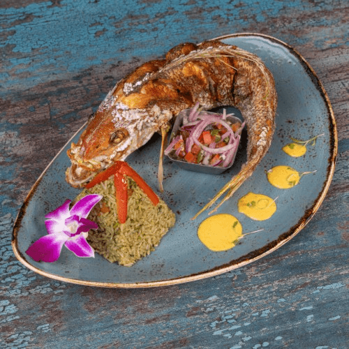 Pargo Entero con Arroz Norteño