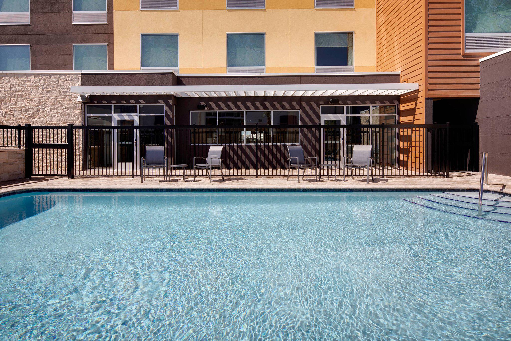 Fairfield Inn & Suites by Marriott Tampa Wesley Chapel Photo