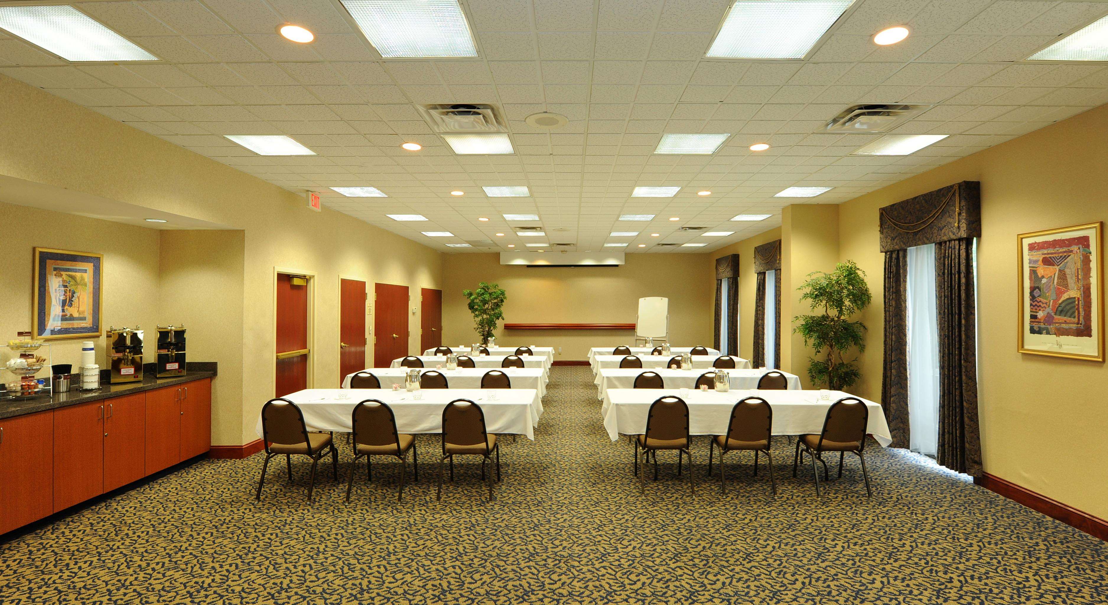 Hampton Inn & Suites Atlanta-Galleria Photo