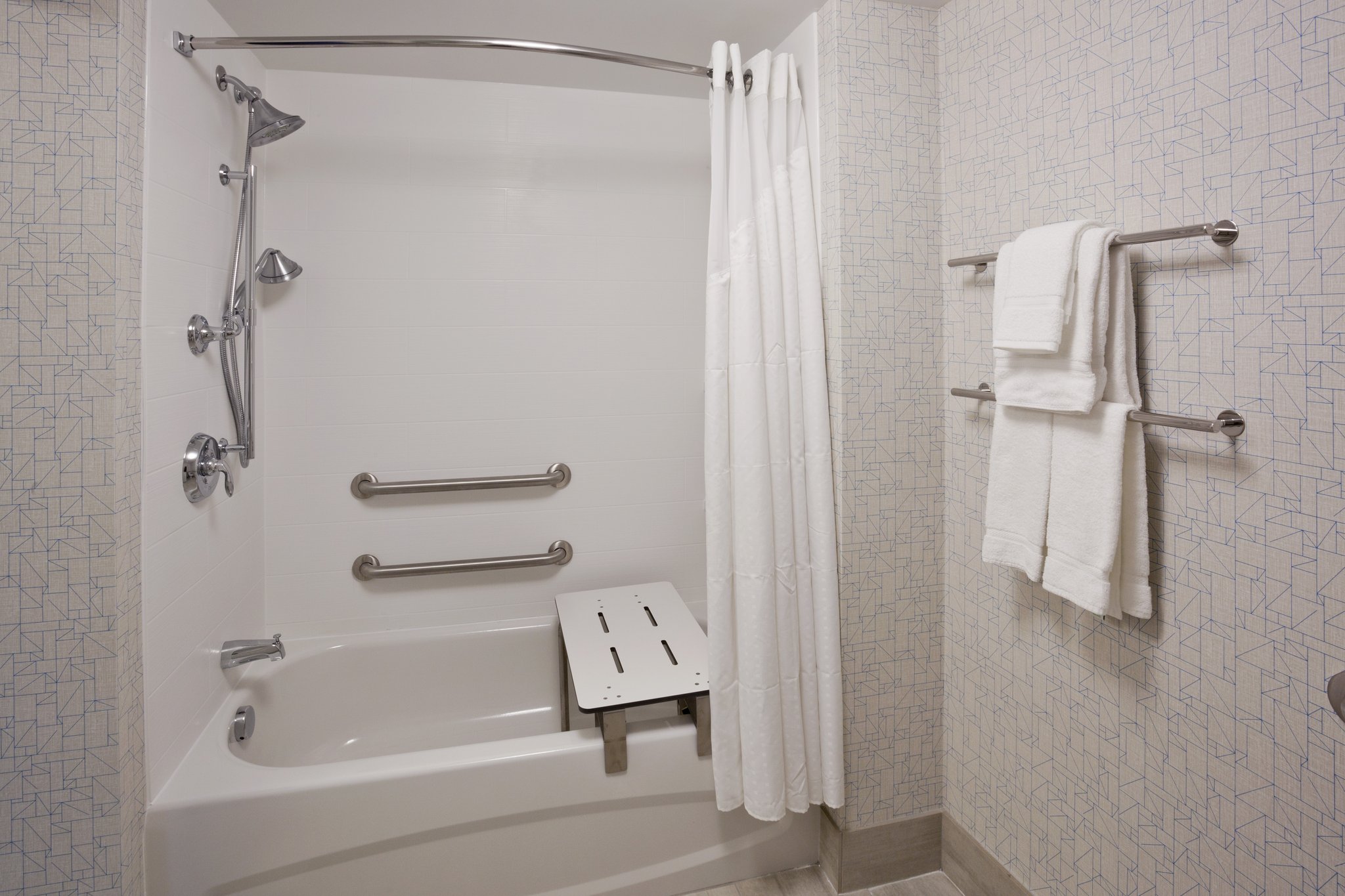 Holiday Inn Express Roseville-St. Paul by IHG Image