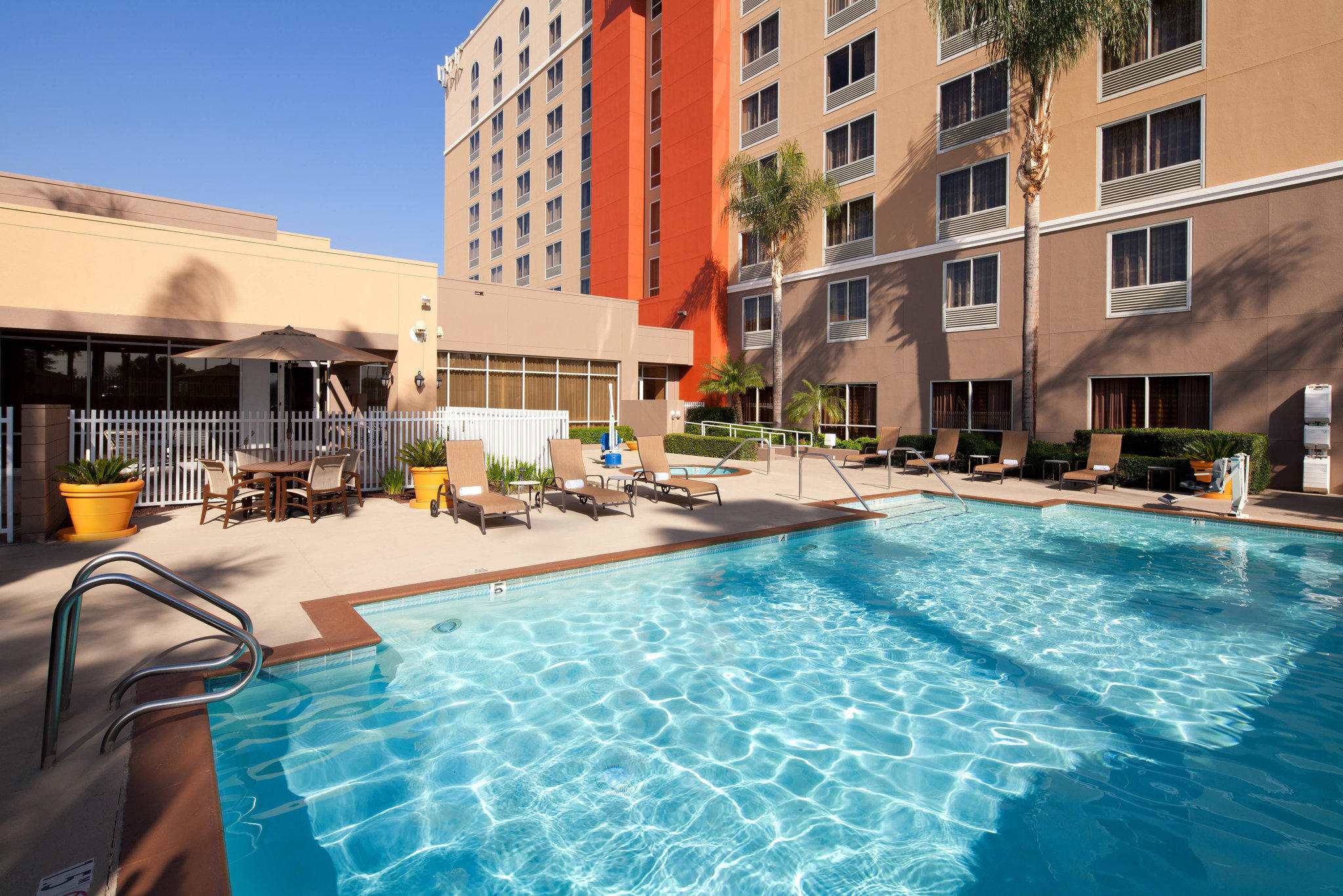 Courtyard by Marriott Los Angeles Baldwin Park Photo