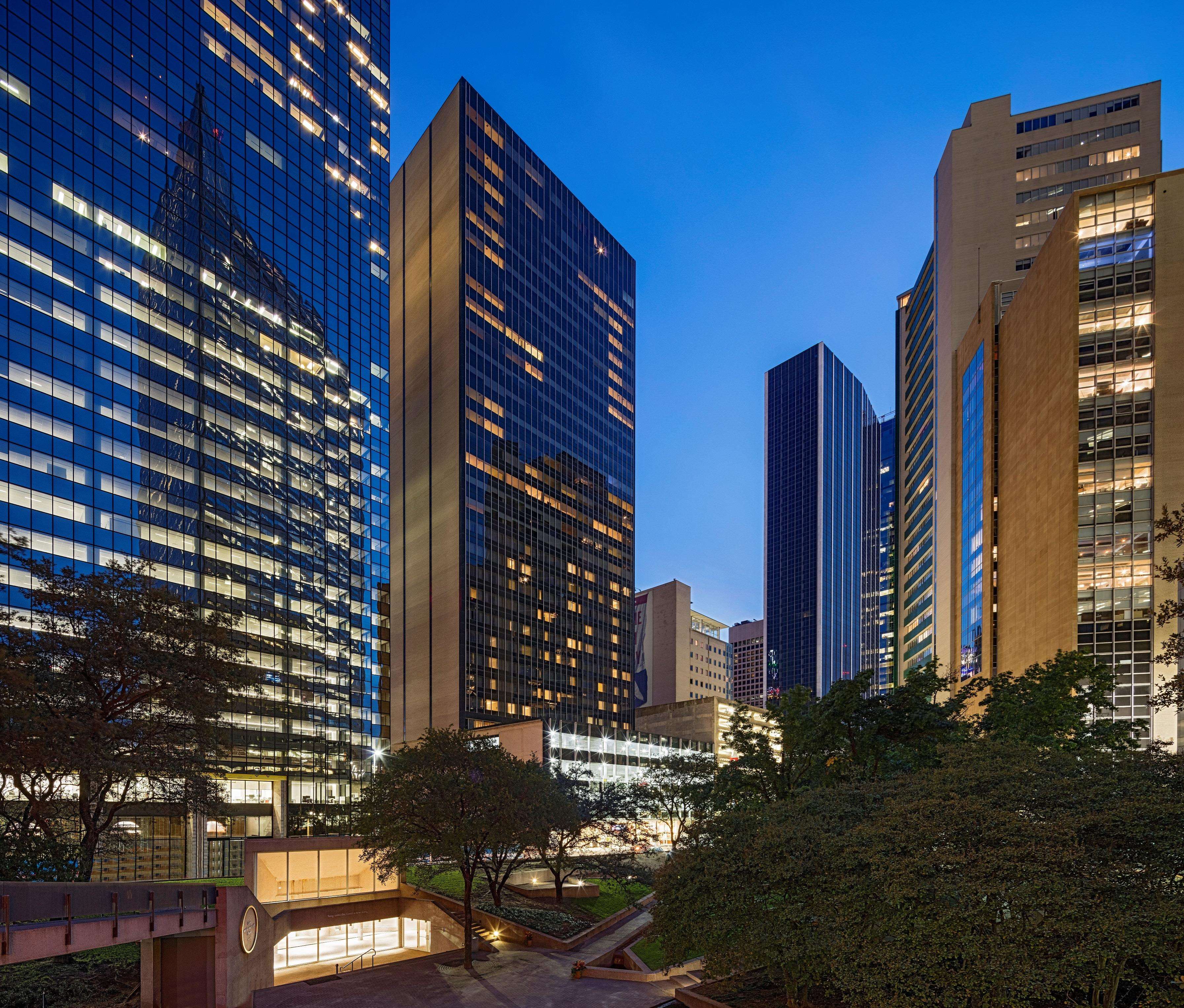 Hilton Garden Inn Downtown Dallas Photo