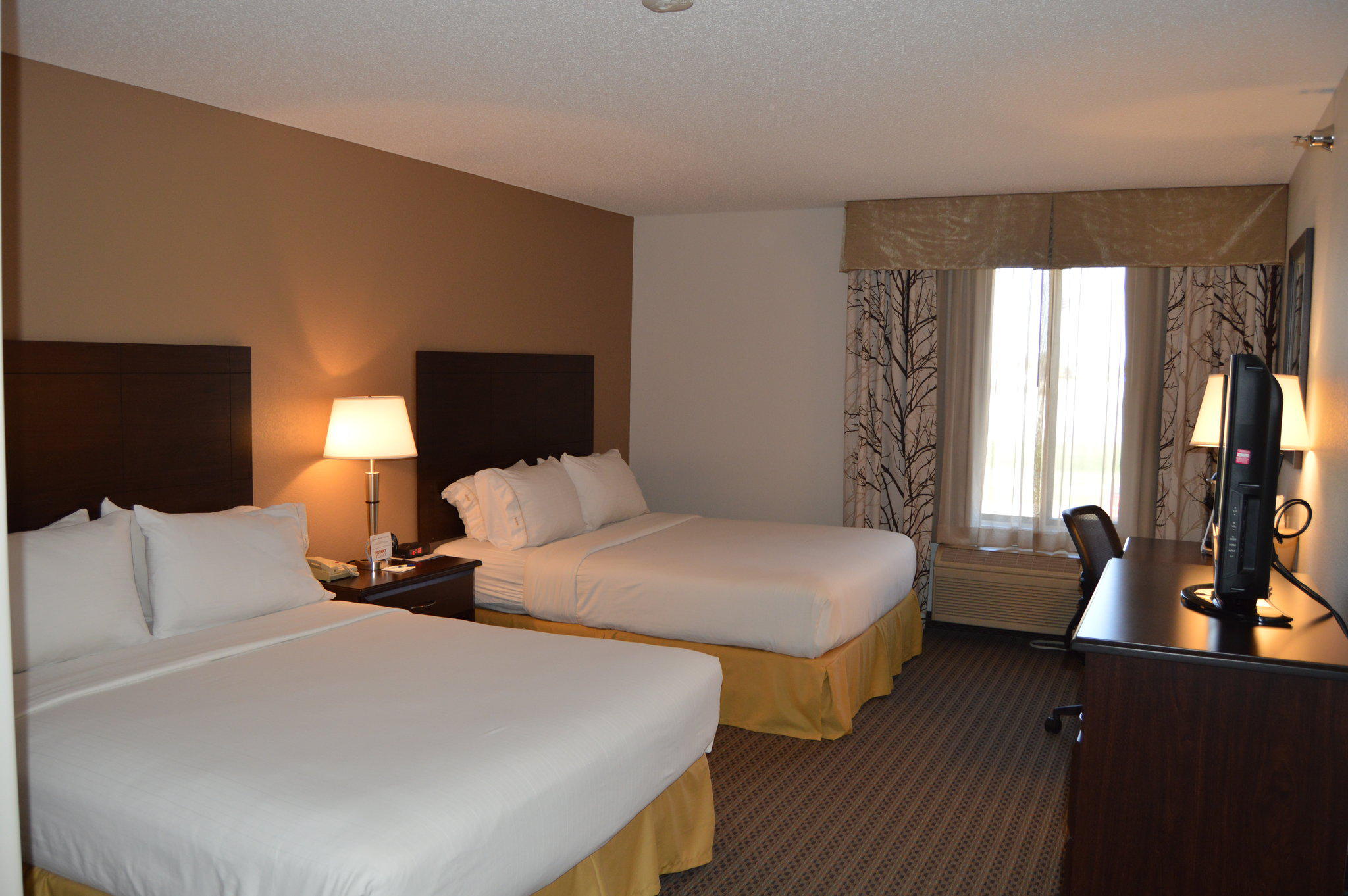 Holiday Inn Express & Suites Winner Photo