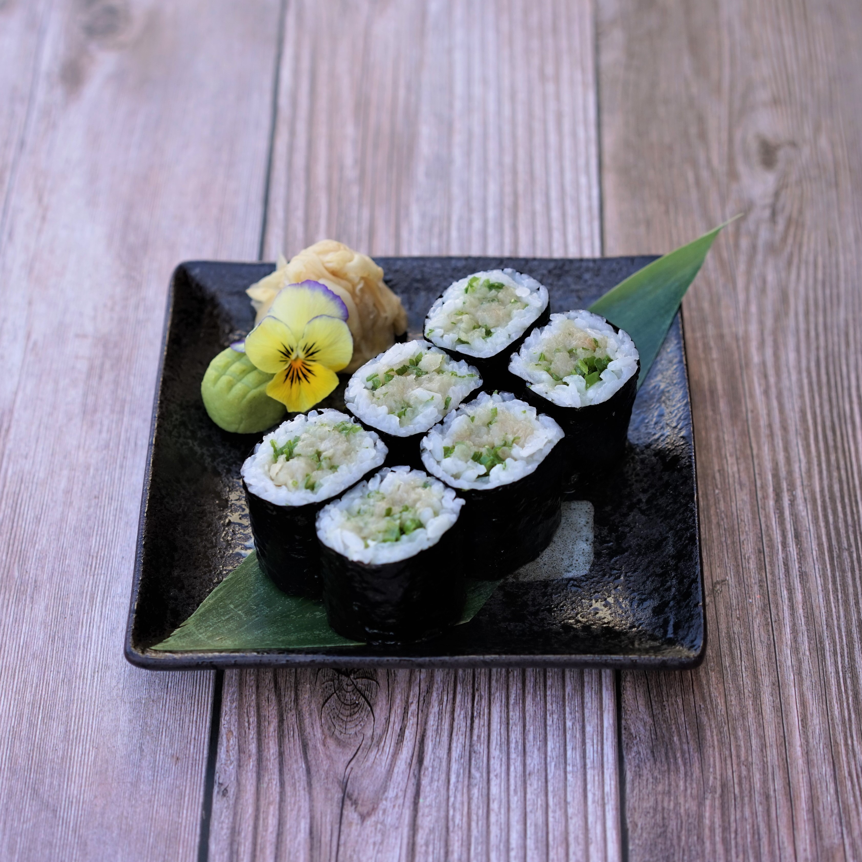 Yellowtail Scallion Roll