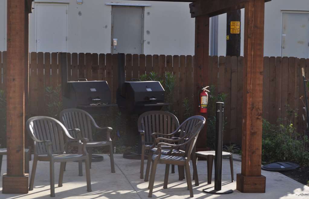 Hampton Inn Pleasanton Image