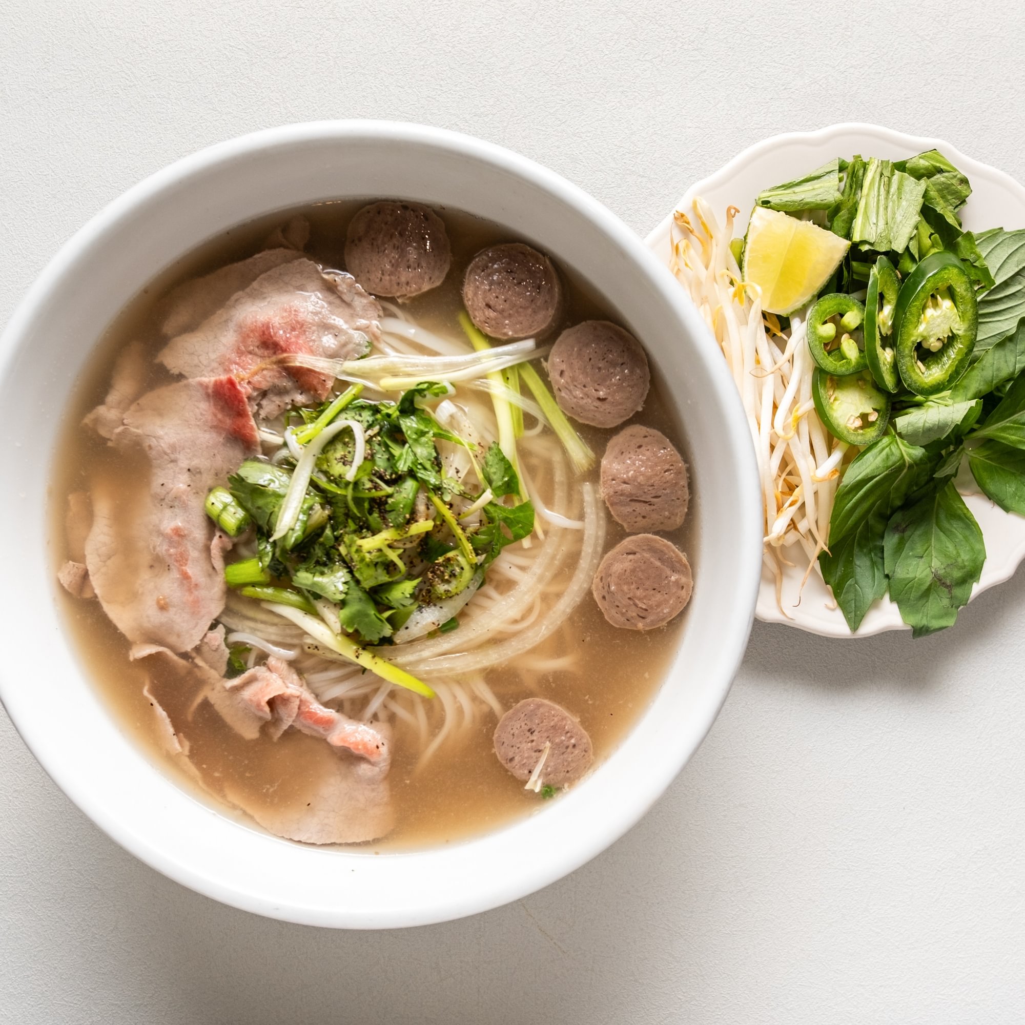 Pho Beef Eye of Round & Beef Meatball / Phở Tái & Bò Viên