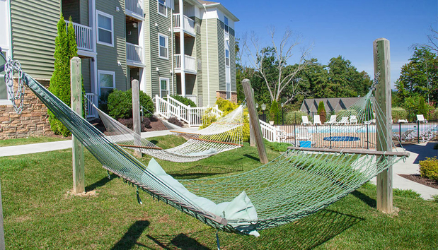 Images Campus View Apartments