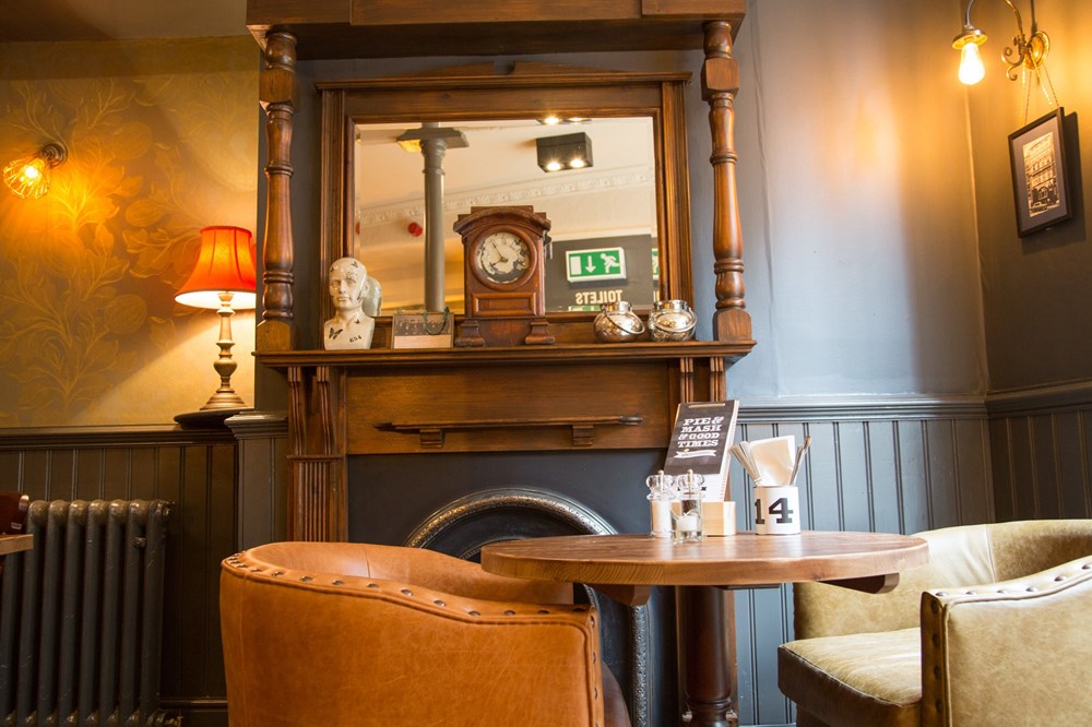 Images The Town Hall Tavern