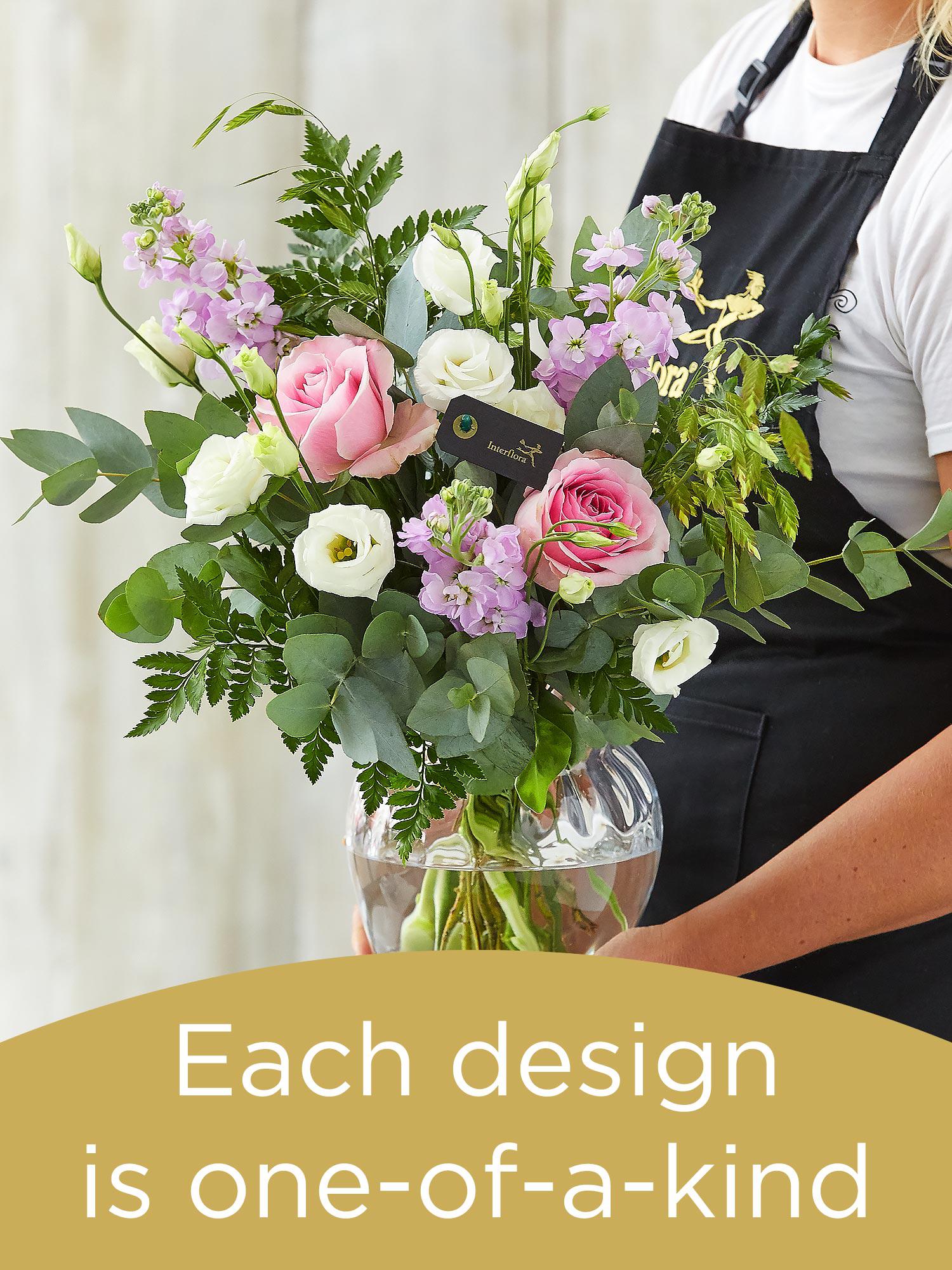 Bouquet and vase made with seasonal flowers