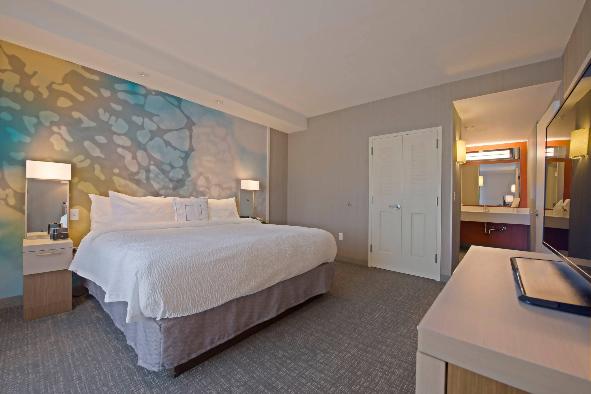 Courtyard by Marriott Westbury Long Island Photo