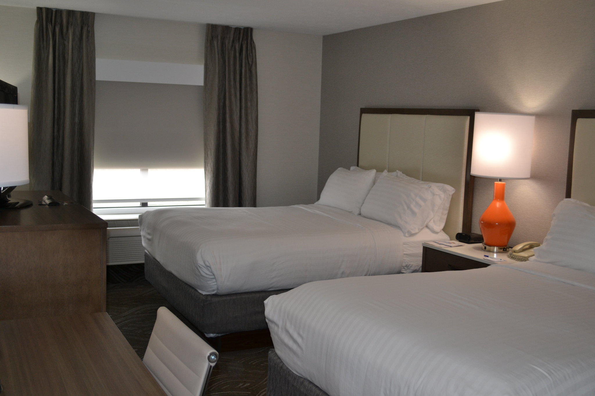 Holiday Inn Express & Suites Kent State University Photo