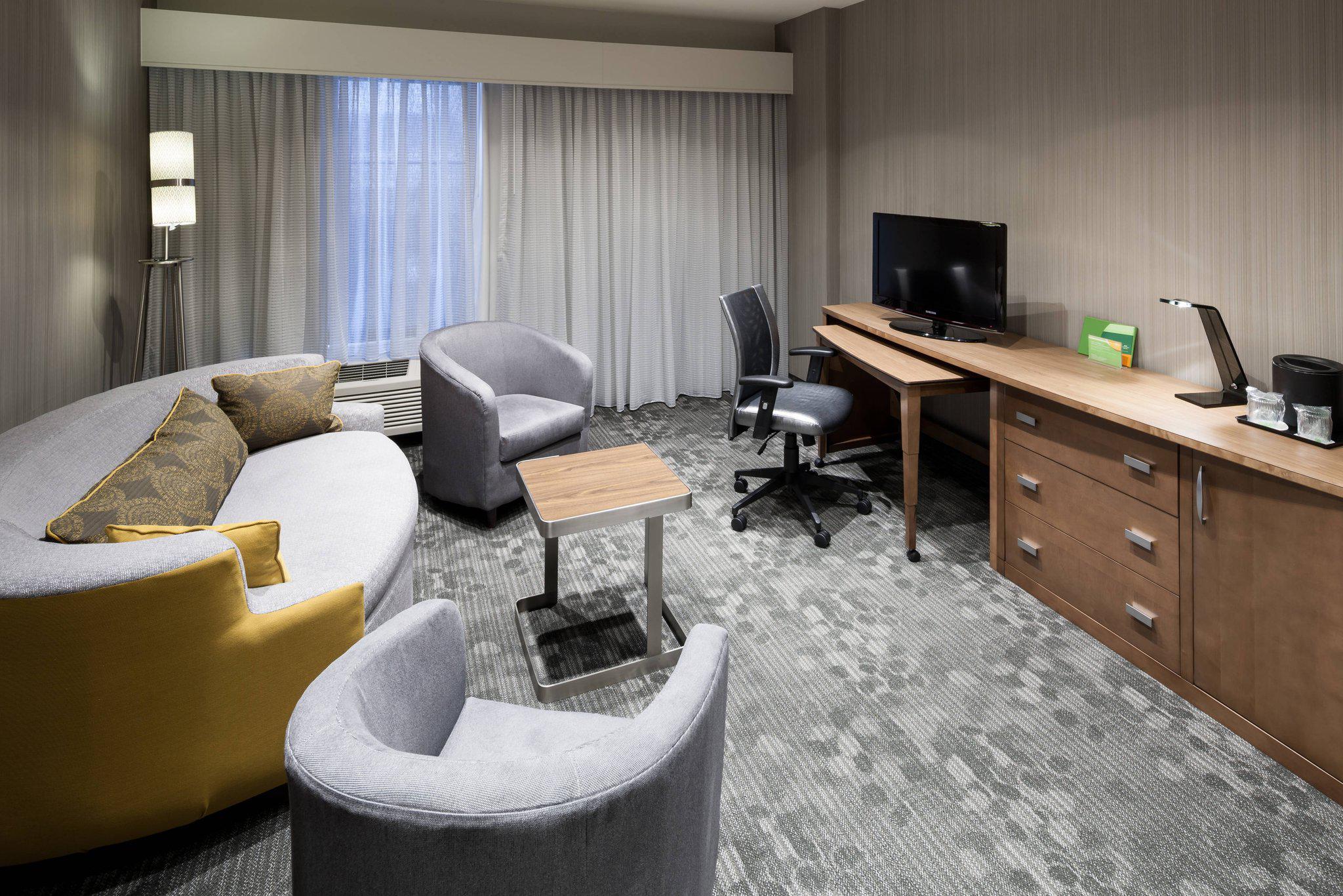 Courtyard by Marriott Charlottesville - University Medical Center Photo