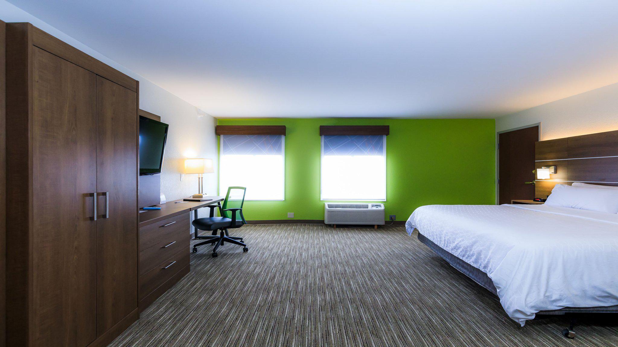 Holiday Inn Express Osage Beach - Lake of the Ozarks Photo