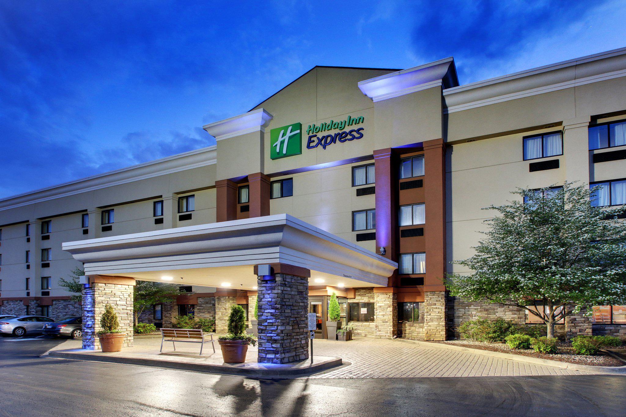 Holiday Inn Express Fort Campbell-Oak Grove Photo
