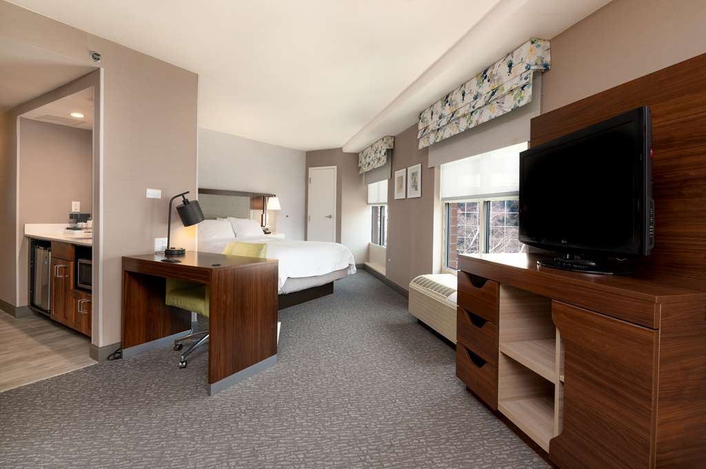 Hampton Inn & Suites Arlington Crystal City DCA Image