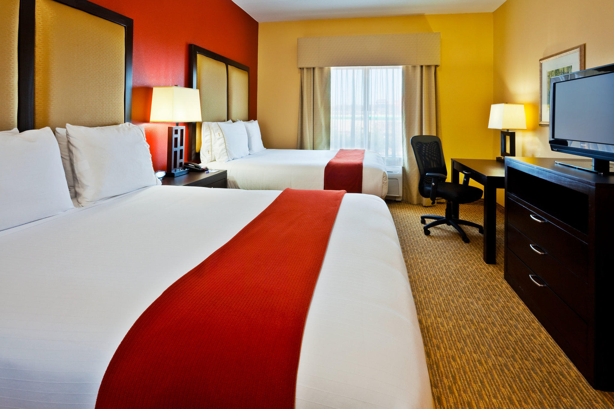 Holiday Inn Express & Suites Nashville-Opryland Photo