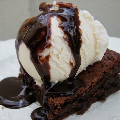 House Brownie a La Mode