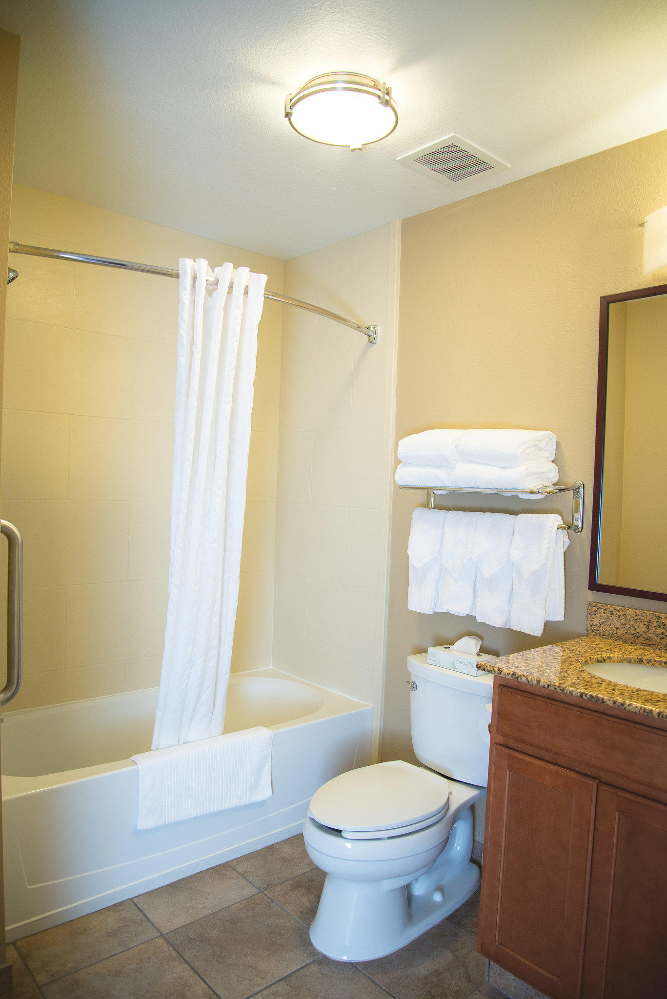 Candlewood Suites Loveland Photo