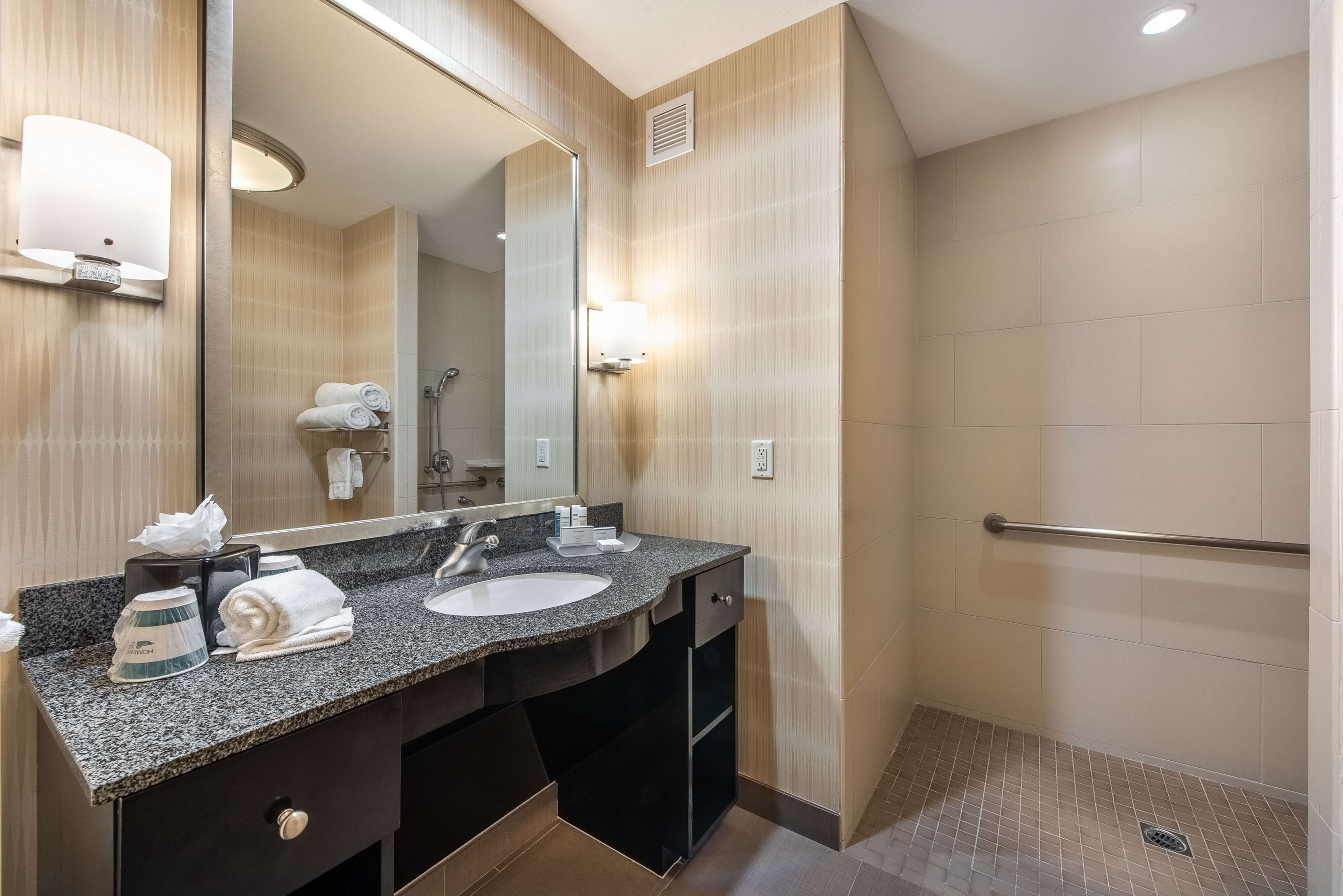 Guest room bath