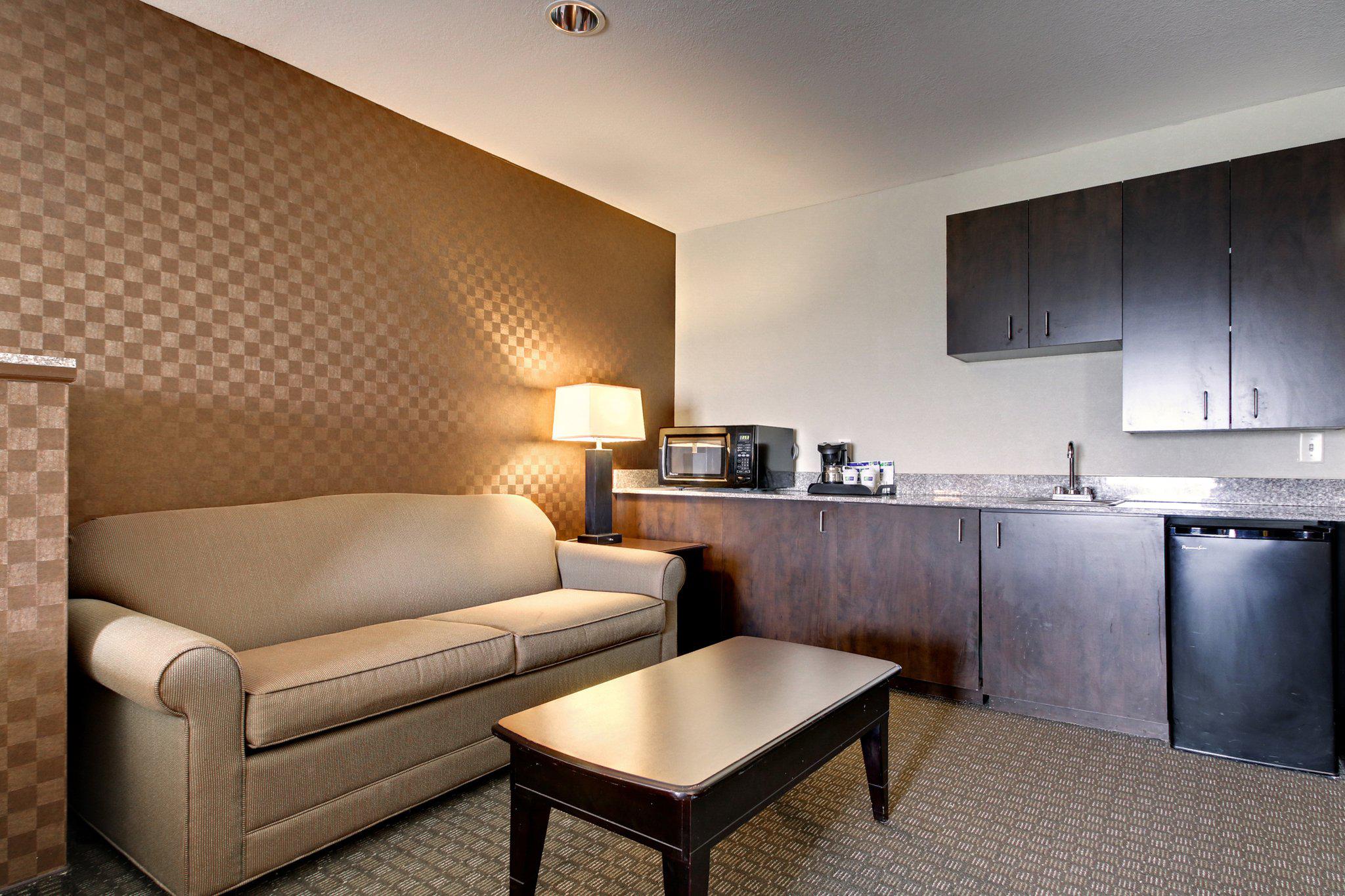 Holiday Inn Express & Suites Peru - Lasalle Area Photo