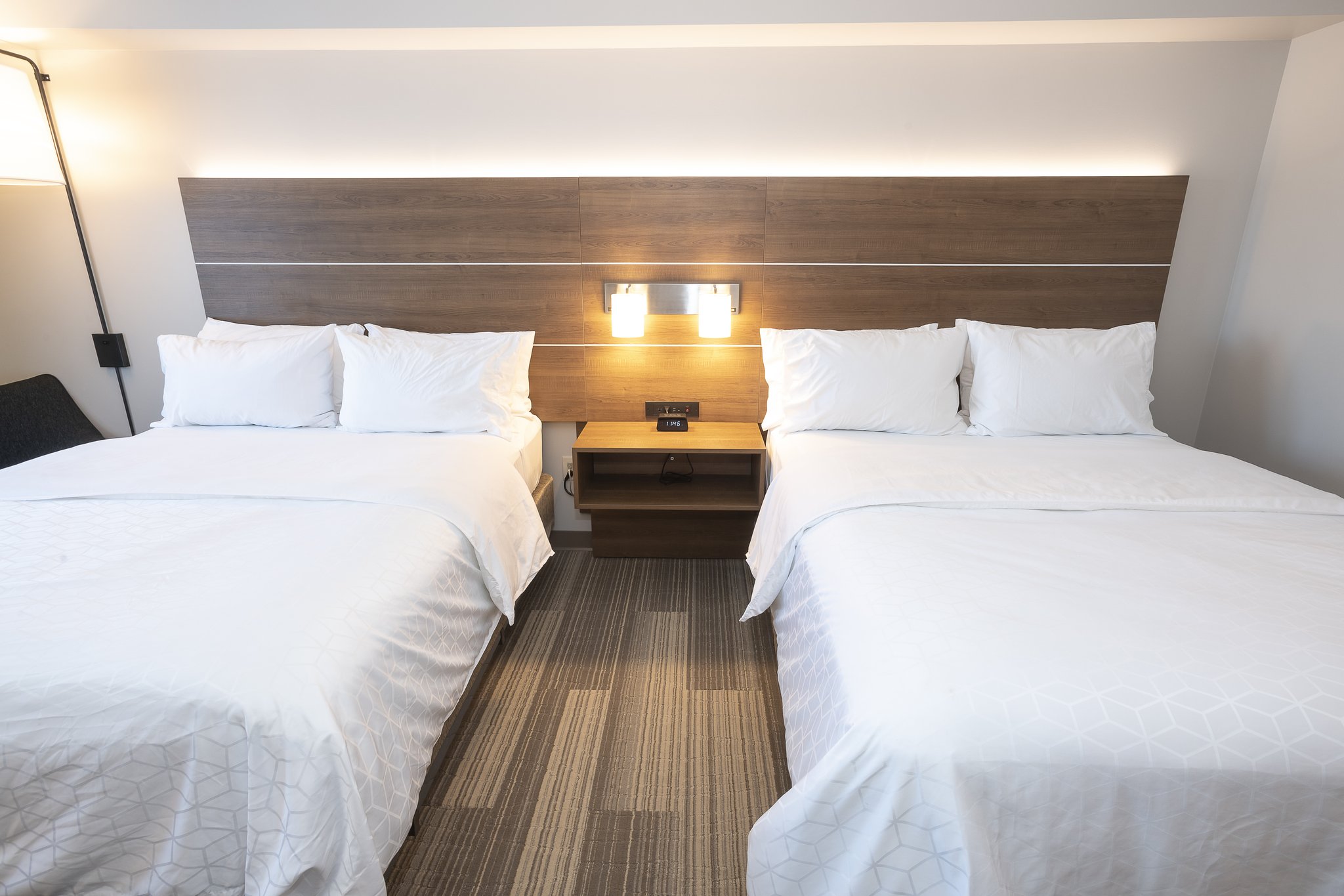 Holiday Inn Express & Suites Iron Mountain by IHG Image