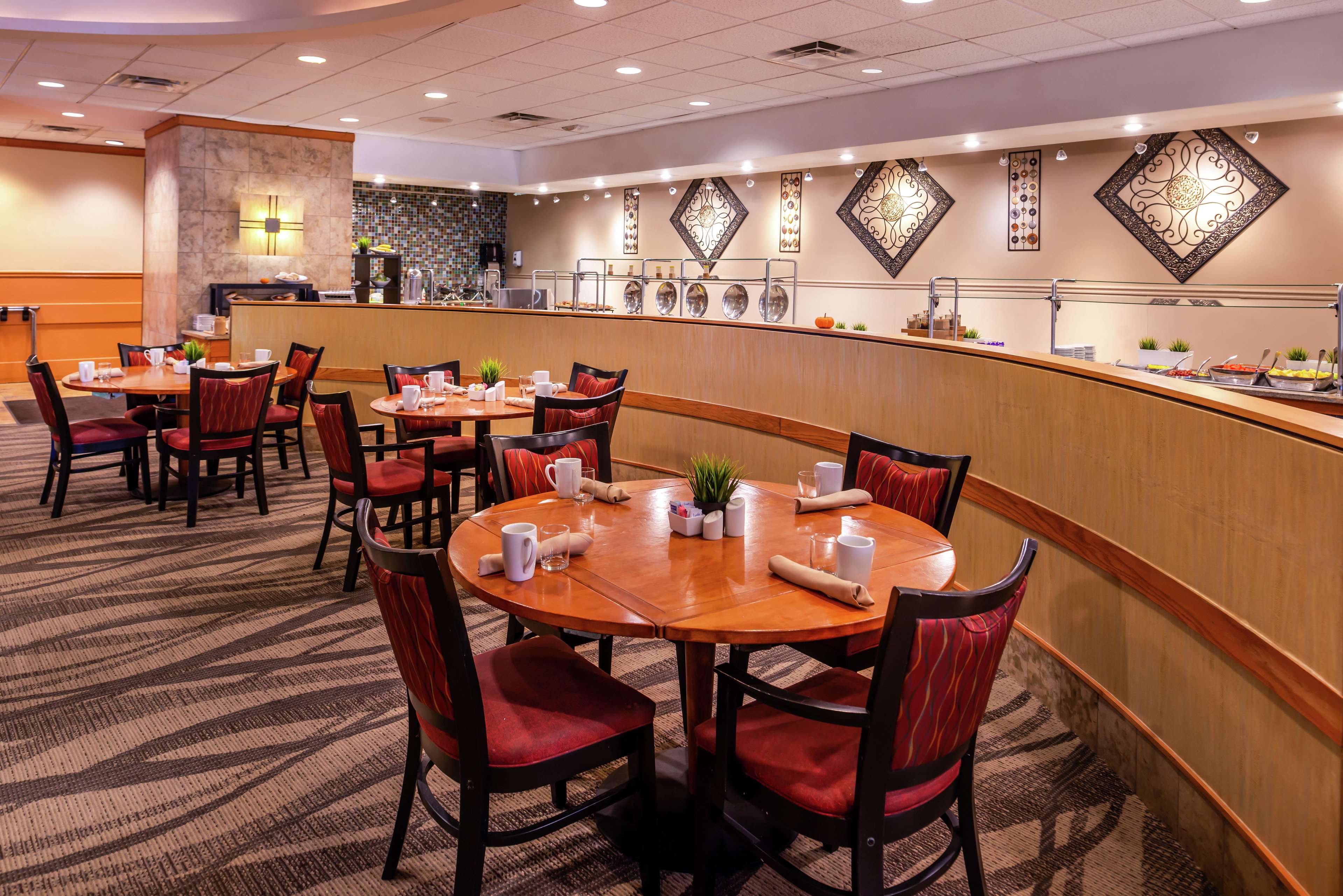 DoubleTree by Hilton Hotel Tampa Airport - Westshore Photo