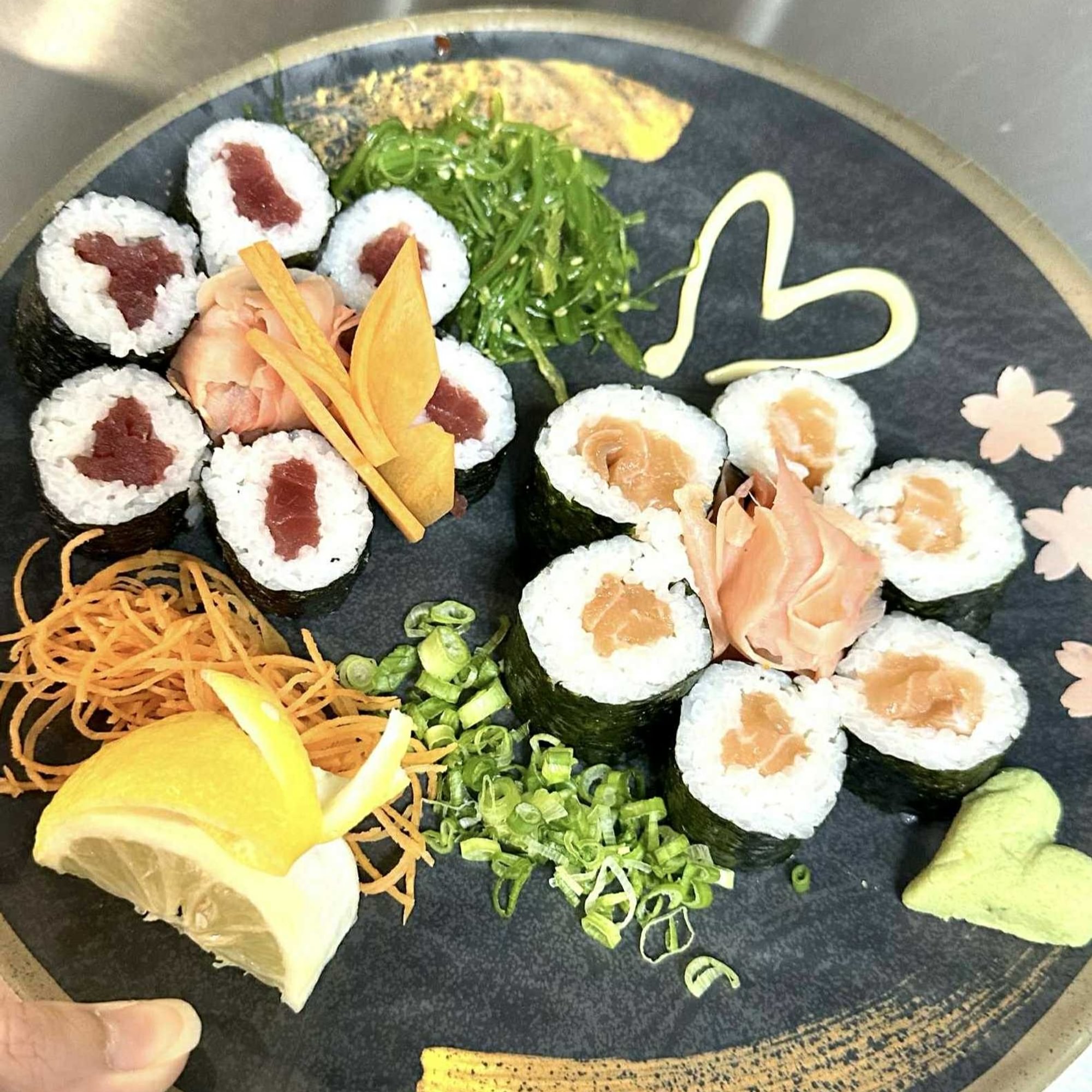 Sushi Roll (6 Pieces)