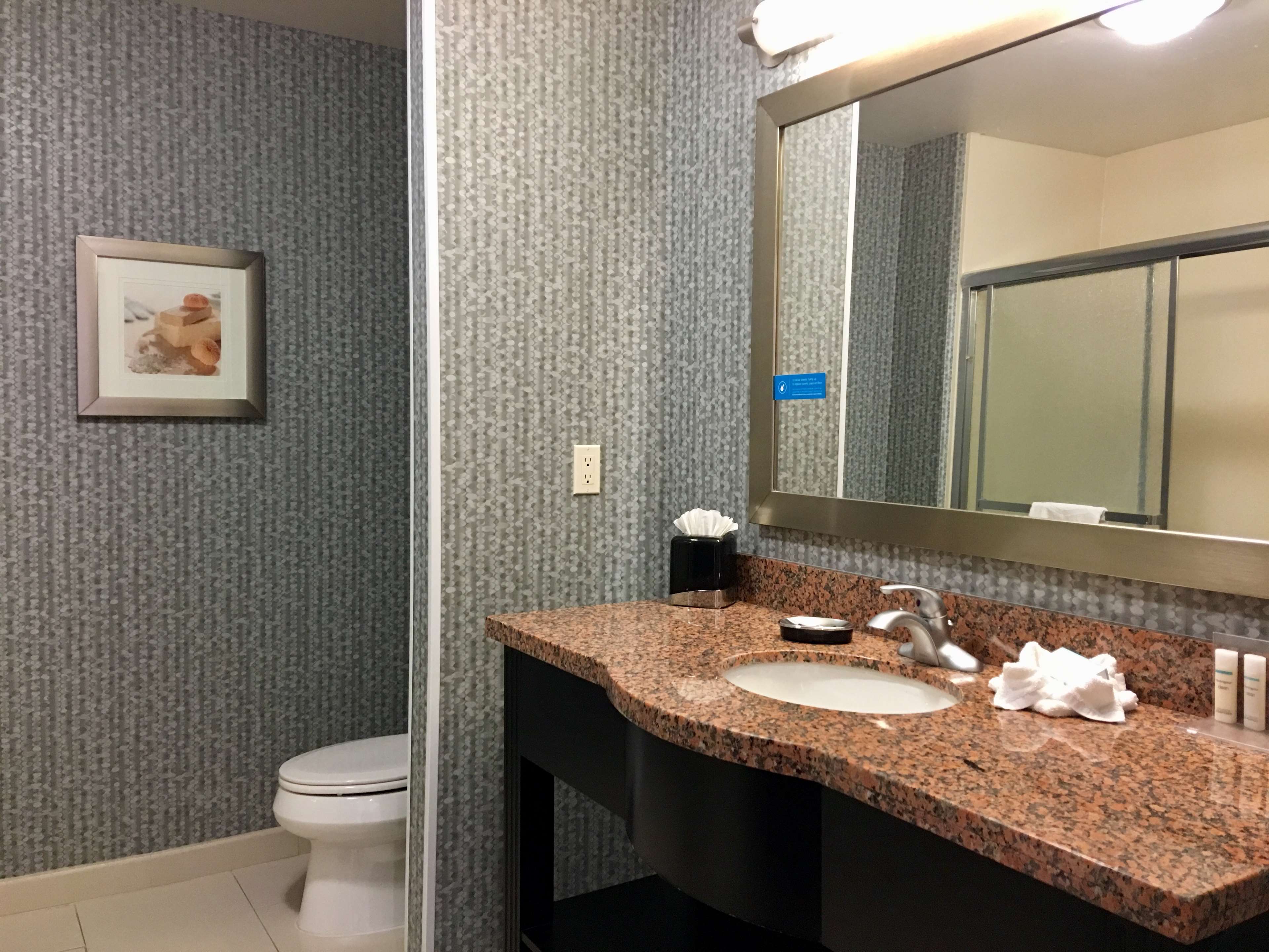 Hampton Inn & Suites Tulsa/Central Photo