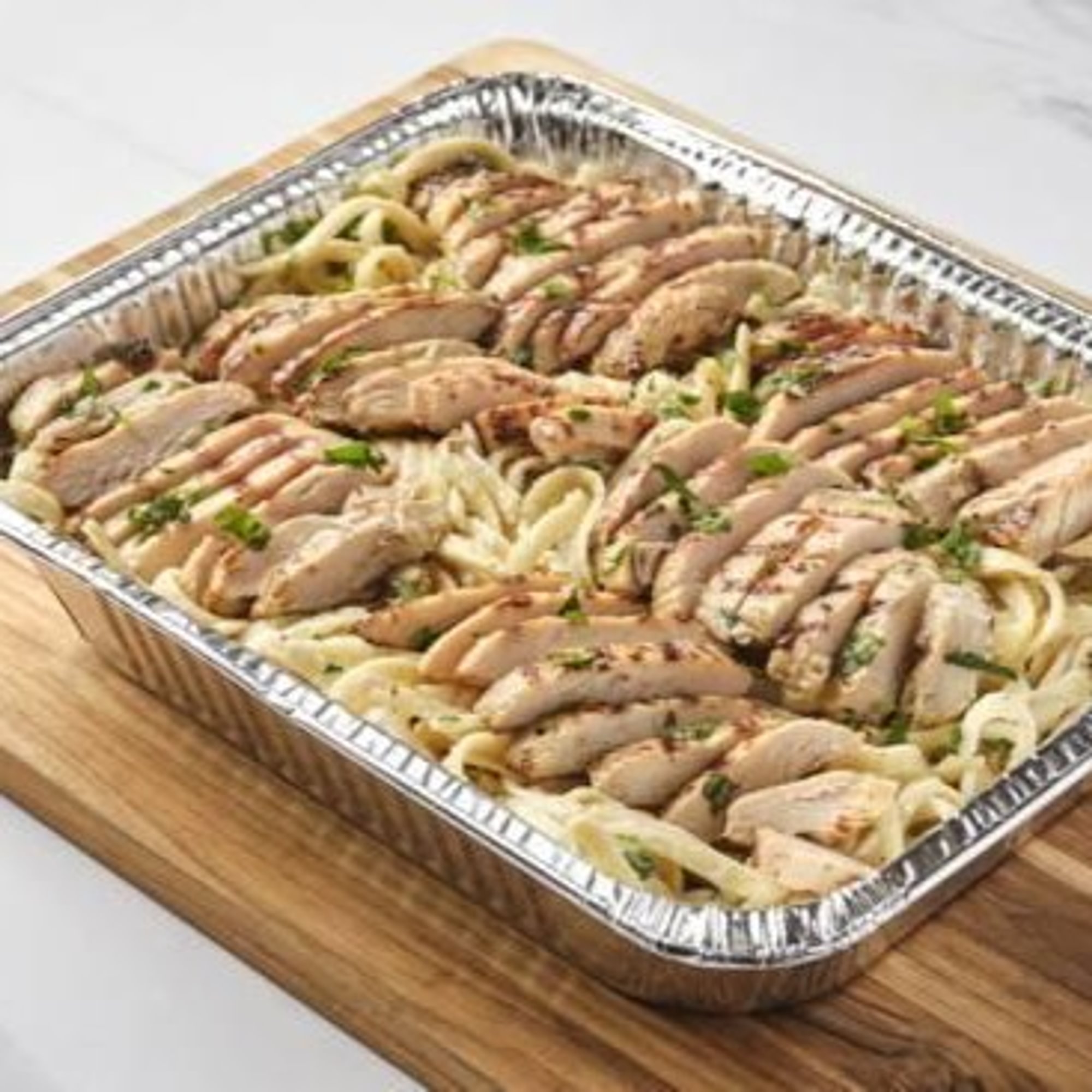 Fettuccine Alfredo w/Chicken (1/2 Tray or Full Tray)