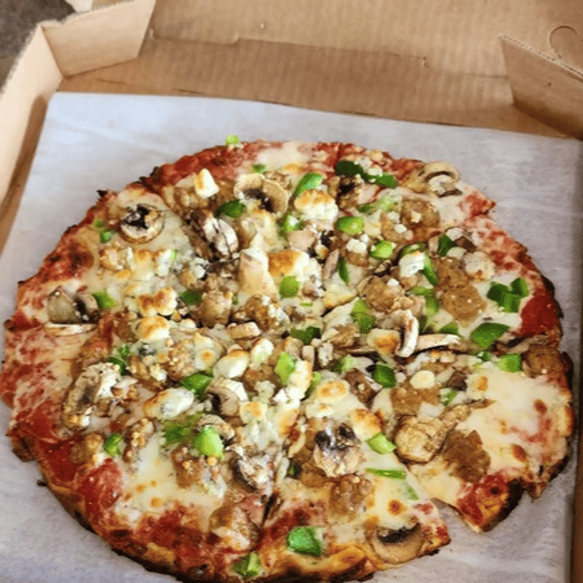 O Medium Rocky Mountain Pizza