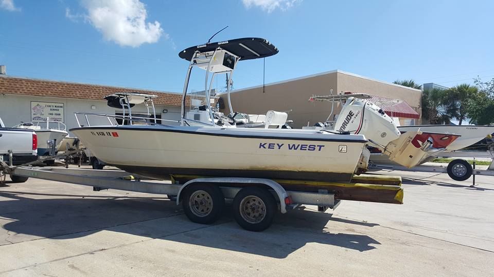 Zeke's Marine Service Logo