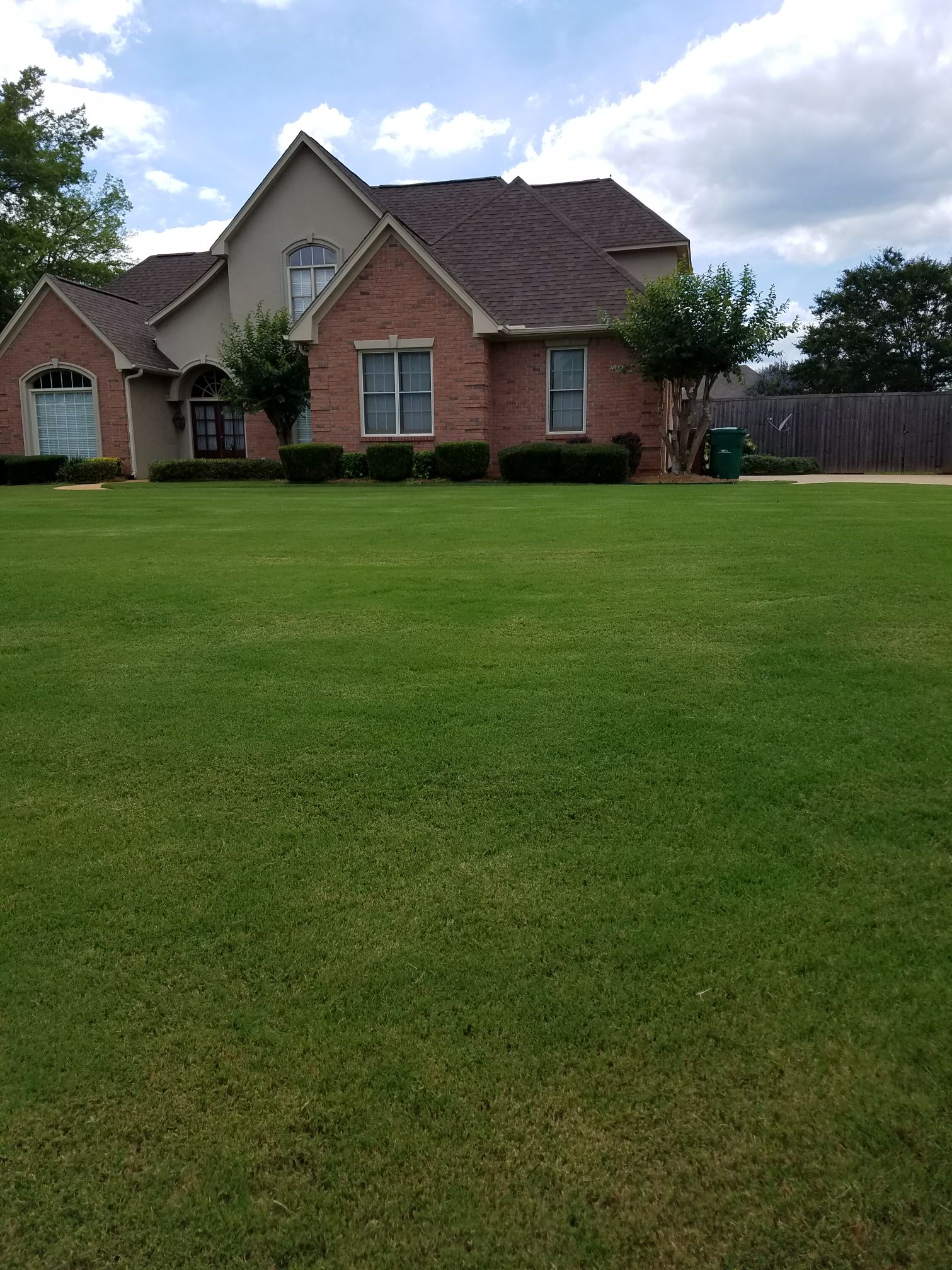 Holder Lawn Service Logo