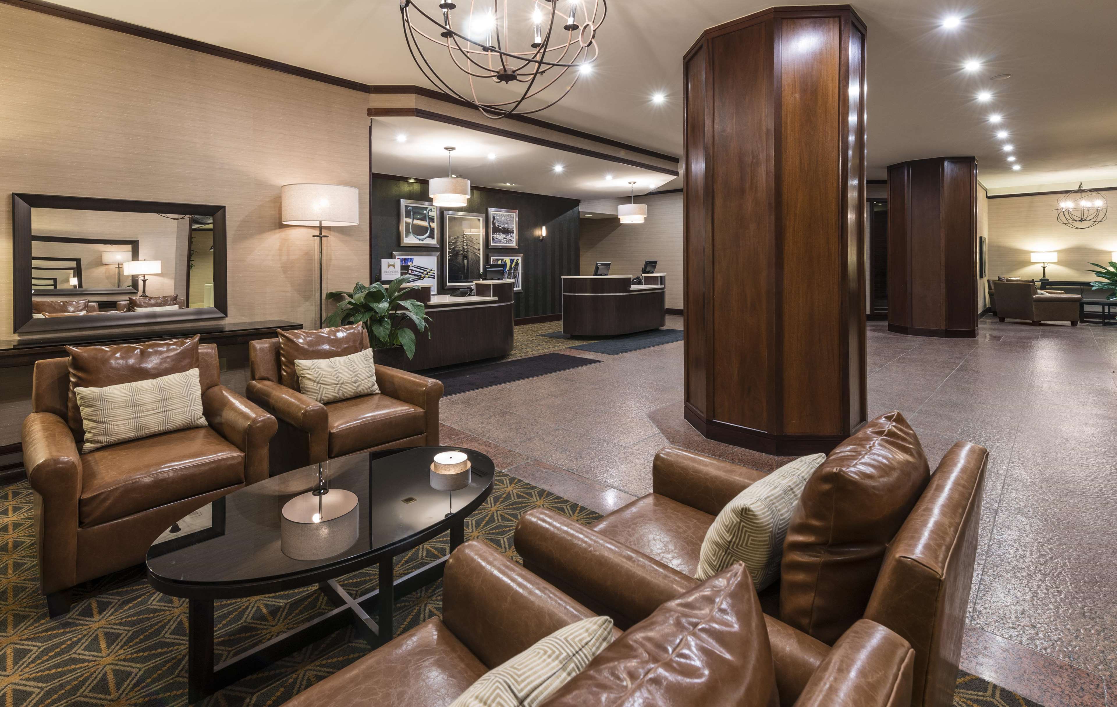 DoubleTree Suites by Hilton Hotel Columbus Downtown Photo