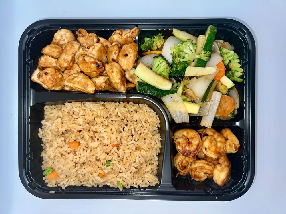 HL7. Chicken & Shrimp (6 pcs) Hibachi Lunch