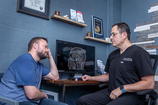 Sciatica Treatment Doctors & Specialists Image