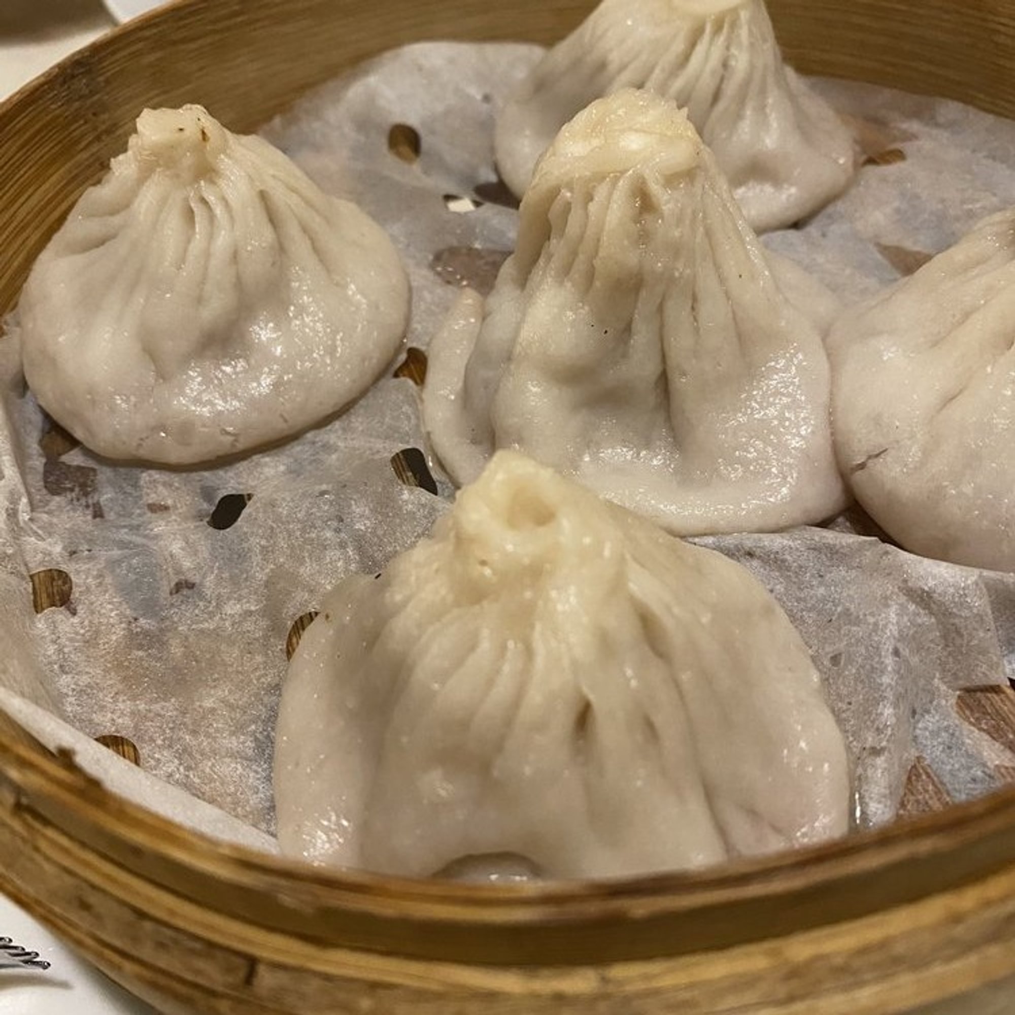 小笼汤包 Steamed Little Juicy Pork Bun