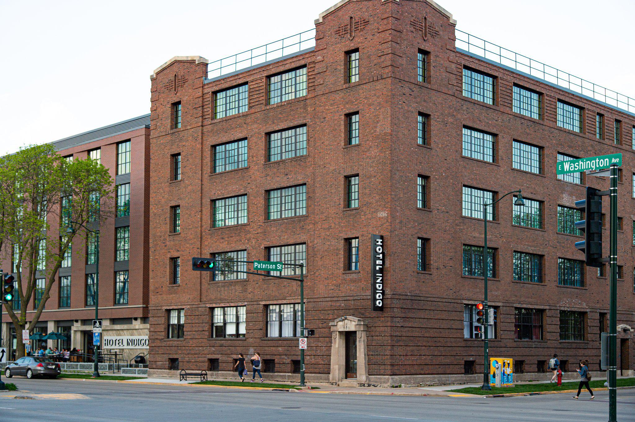 Hotel Indigo Madison Downtown Photo