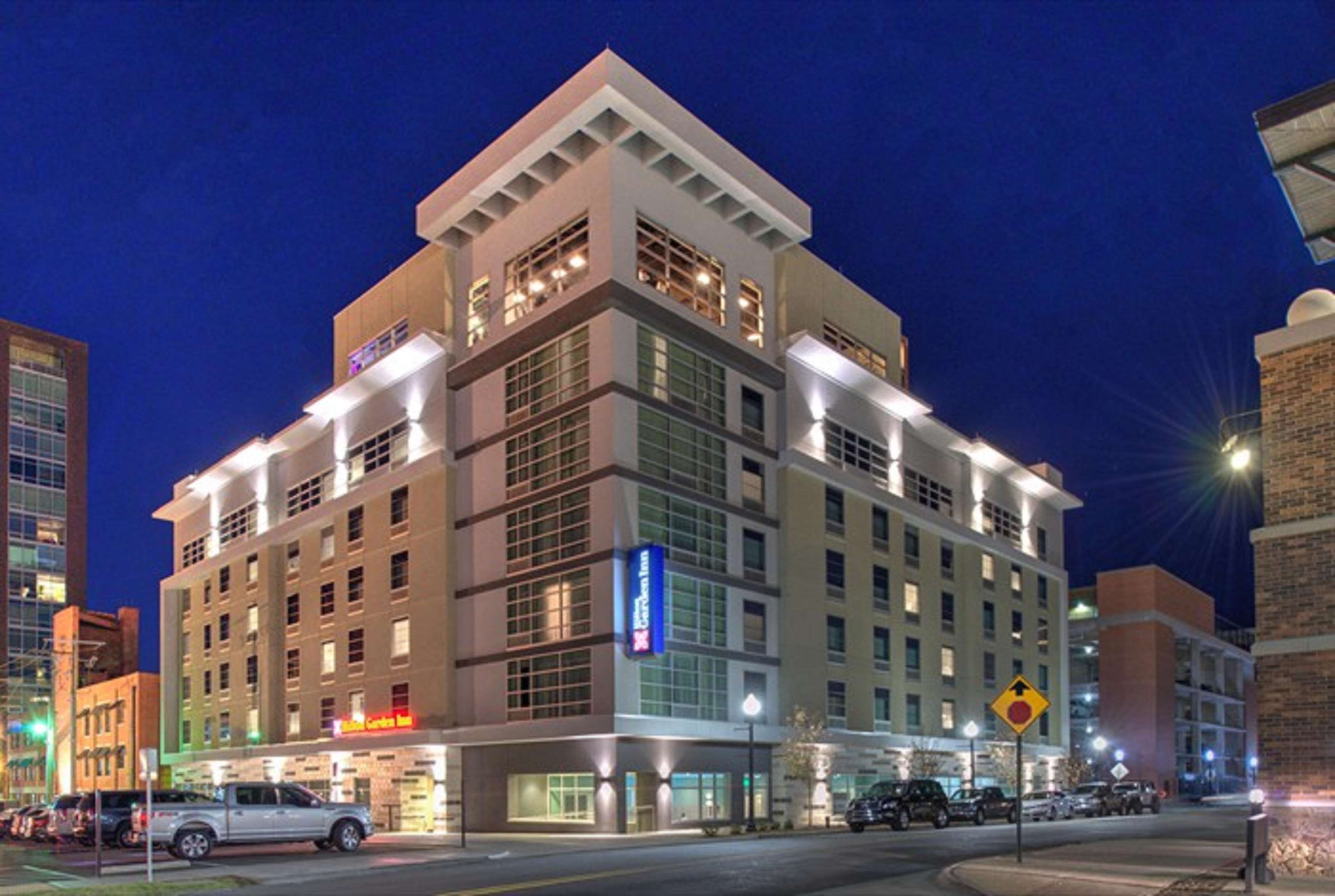 Hilton Garden Inn Little Rock Downtown Photo