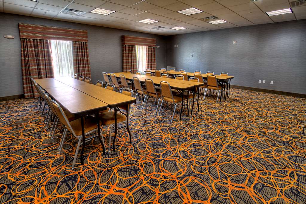 Hampton Inn & Suites Ada Image