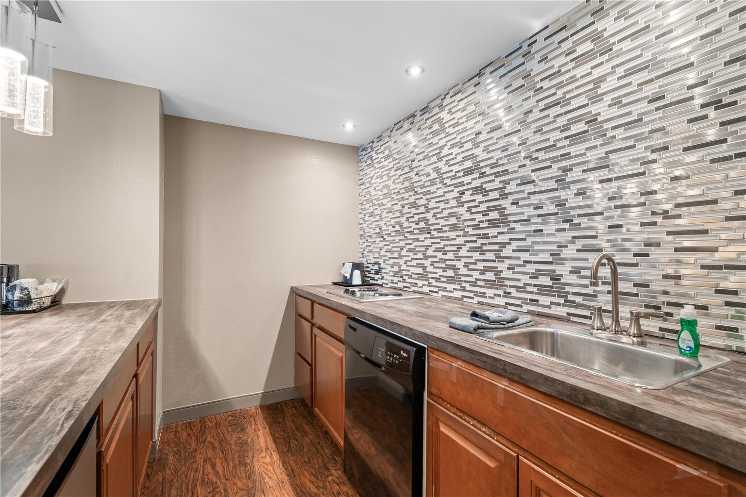 Best Western Courtview Hotel Image