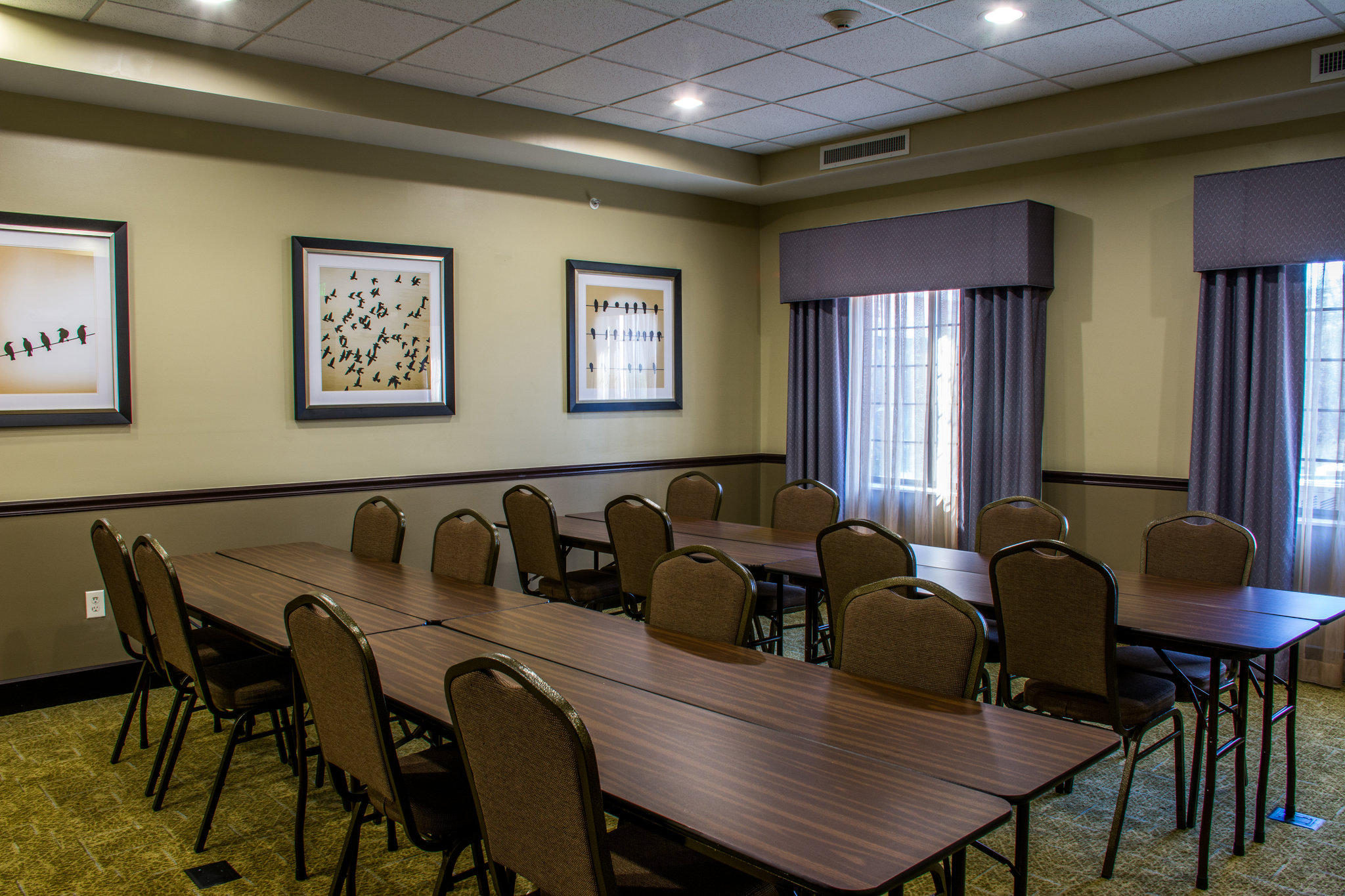 Staybridge Suites Schererville Photo