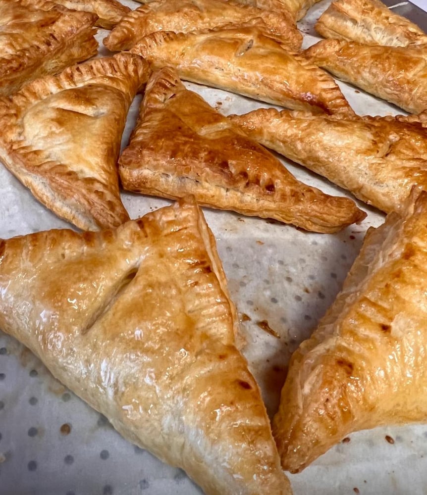 GUAVA & CHEESE PASTRY