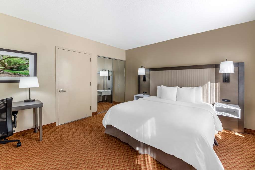 Best Western Plus Kendall Hotel & Suites Image