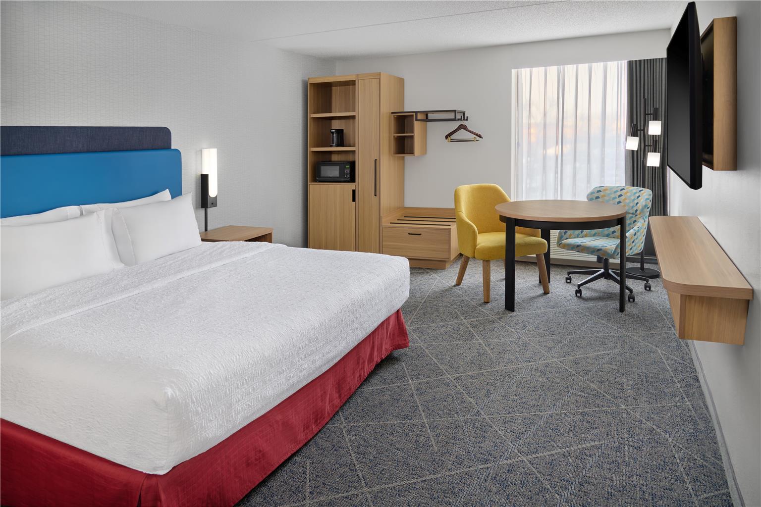 Hampton Inn Chicago-Carol Stream Image