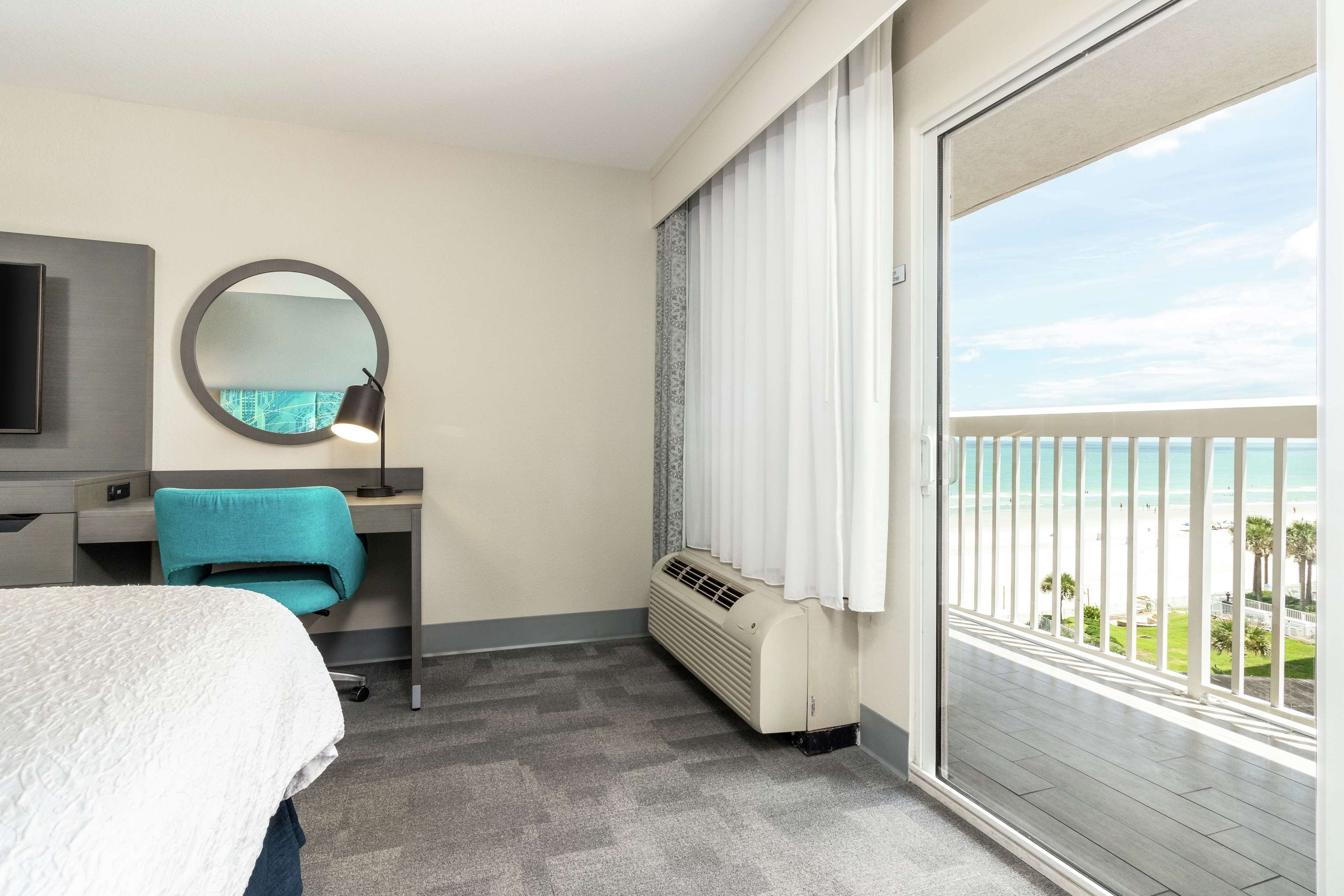 Hampton Inn Daytona Shores-Oceanfront Photo