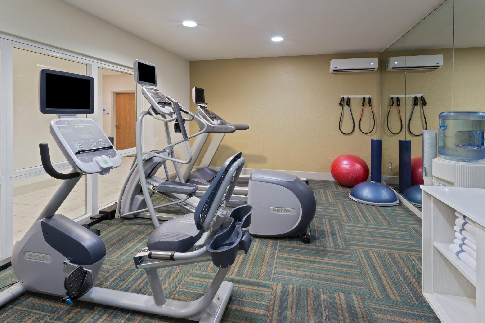 Holiday Inn Express & Suites Tavares - Leesburg Photo