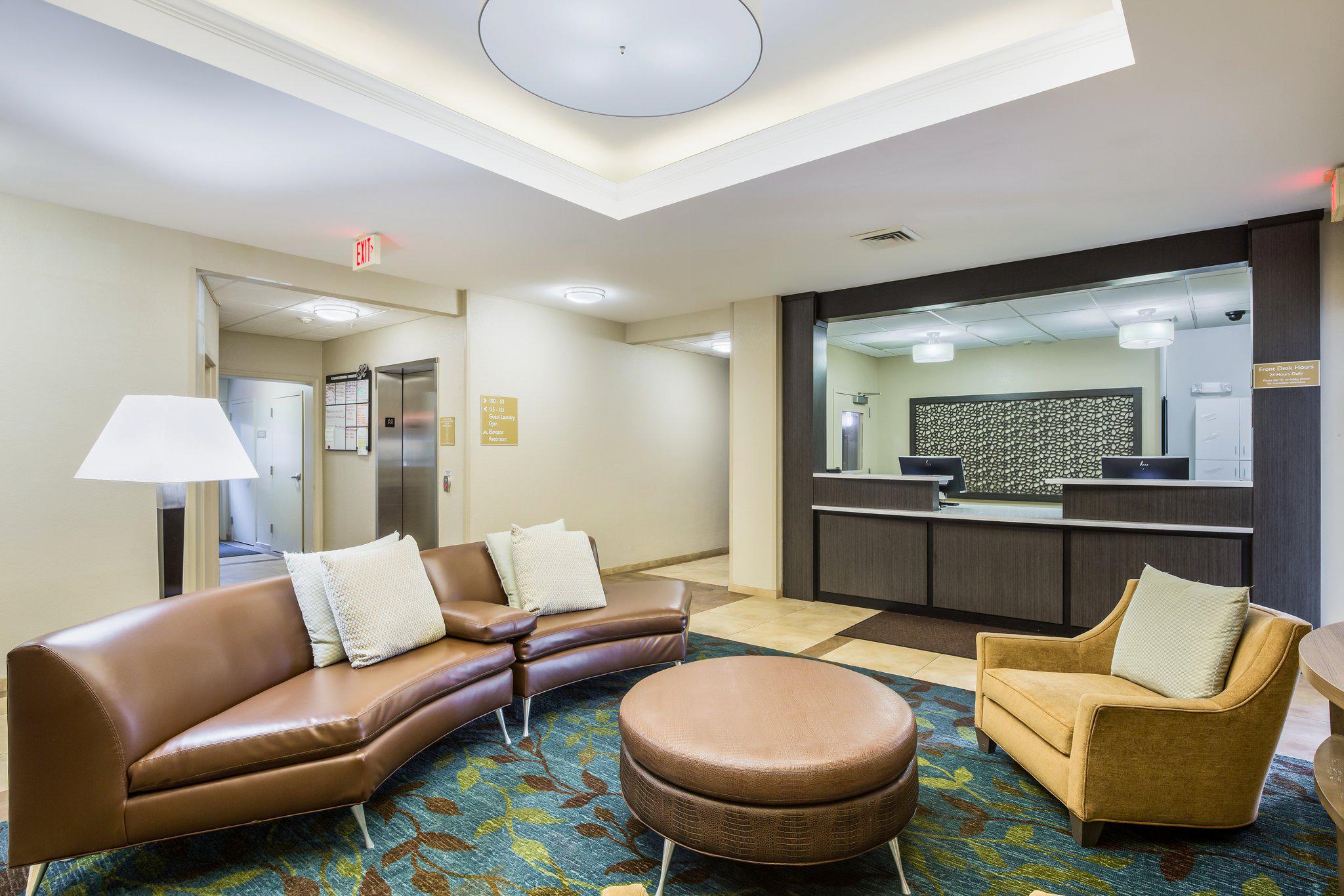 Candlewood Suites Virginia Beach Town Center Photo