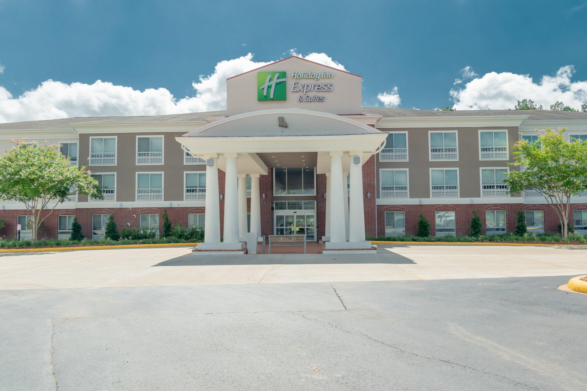 Holiday Inn Express & Suites Natchitoches Photo