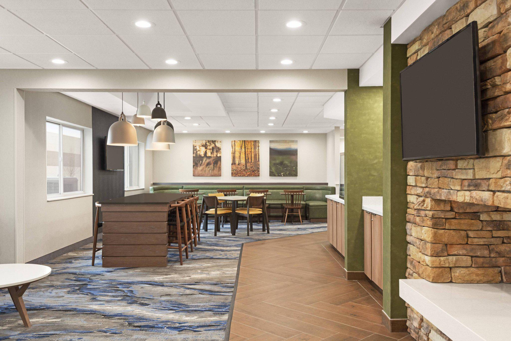 Fairfield Inn by Marriott Warren Niles Photo