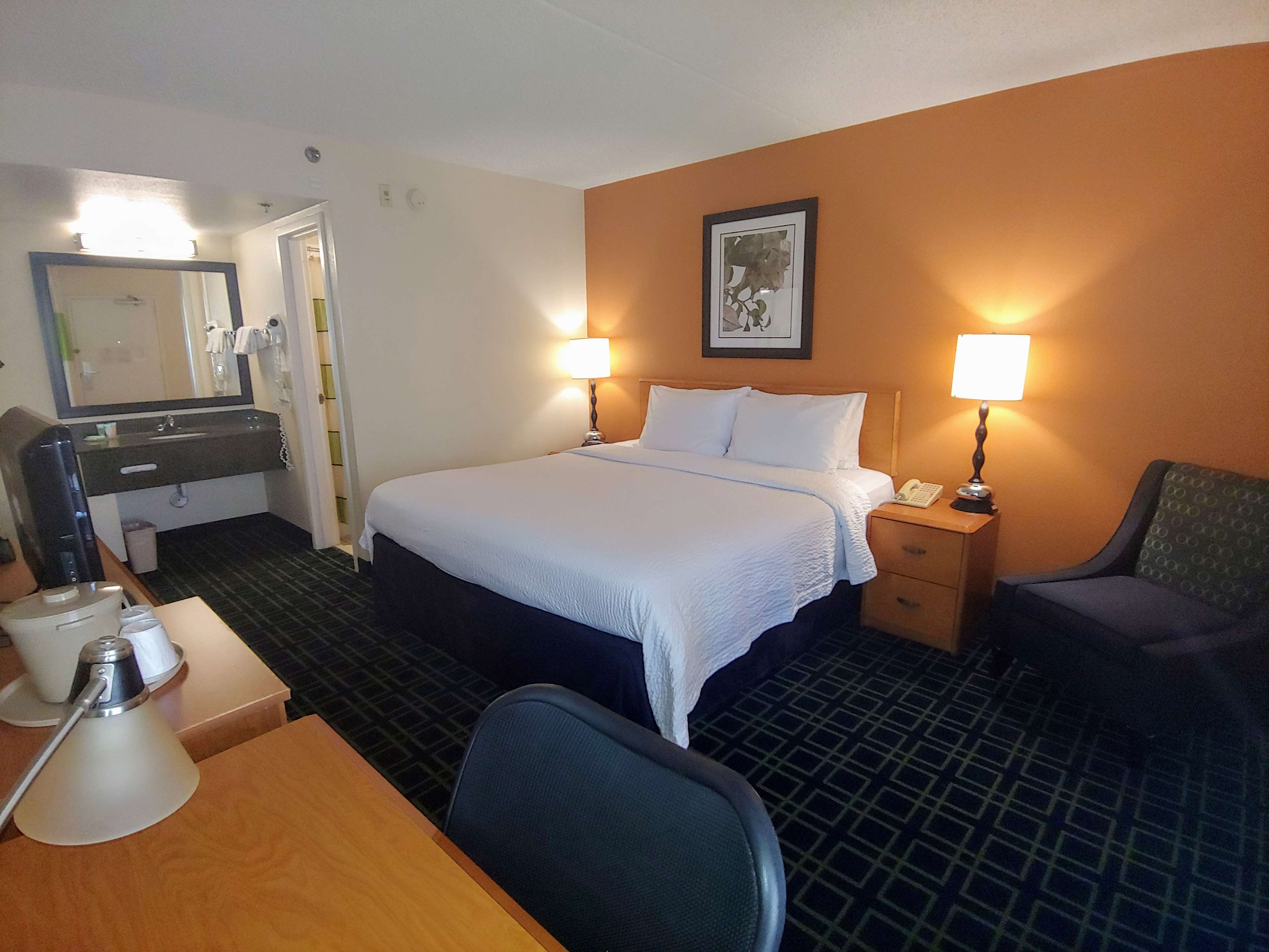 SureStay Plus Hotel by Best Western Scottsdale North Photo